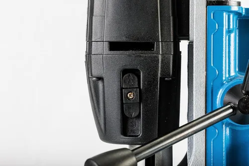 Vista 7 de Unibor EQ50 3MLC - Taladro magnético QuickHitch, versátil y duradero, 2 velocidades de engranaje para un corte óptimo, ideal para trabajos de metal