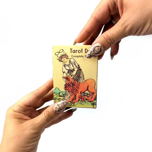 Vista 12 de Witchy Cauldron Baraja de cartas de tarot grande - Tarot gigante extragrande de 3.5 x 5.5 pulgadas con guía - Gran obra de arte vívida, RWS clásico