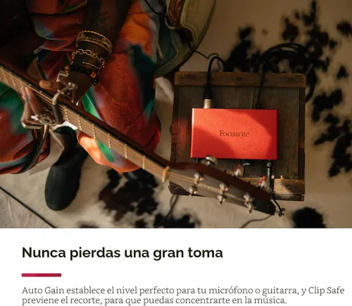 Vista 8 de Focusrite Scarlett 2i2 Studio - Paquete de interfaz de audio USB de 4ª generación para el compositor con micrófono de condensador y auriculares