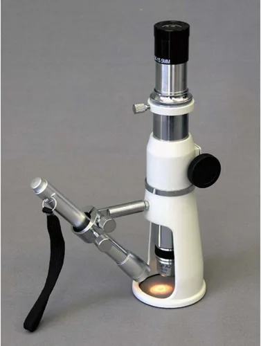 Vista 3 de AmScope Microscopio de medición de soporte de mano H50, aumento de 50x, campo de visión de 0.669 in, incluye luz de bolígrafo