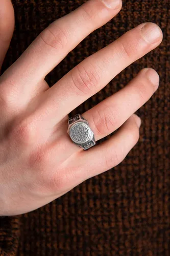 Vista 6 de Anillo de protección de demonio con cruz de exorcismo de San Benito, anillo de amuleto de plata, regalo para hombres, graduación universitaria