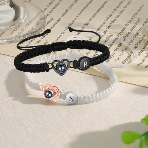 Vista 4 de Pulsera con inicial personalizada con imagen en el interior, cuerda de proyección de fotos personalizada para hombres y mujeres, regalo