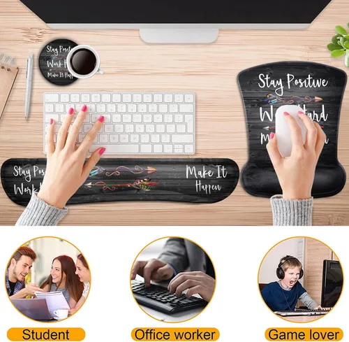Vista 3 de Juego de reposamuñecas para teclado y alfombrilla para mouse, mantente positivo, trabaja duro y haz que suceda, con cita rústica, de madera antigua