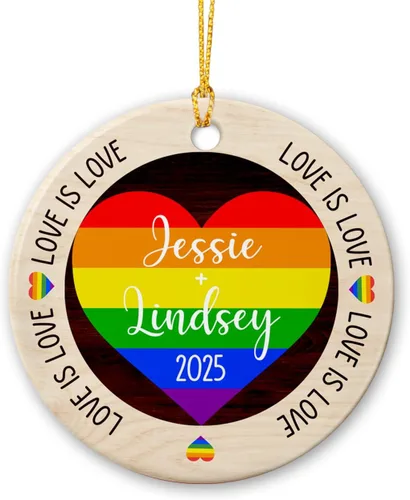 Vista 8 de All for Love - Adorno de cerámica LGBT arcoíris para Navidad 2025, adorno de Navidad personalizado para parejas, orgullo gay/lesbiano, adorno