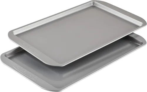 Vista 14 de Farberware Juego de utensilios para hornear antiadherentes, juego de bandejas para galletas de 3 piezas, color gris