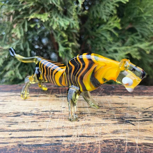 Vista 4 de Figura de tigre de cristal – Miniatura soplada a mano estilo Murano – Estatua de cristal de arte para escritorio o estante – Adorno coleccionable