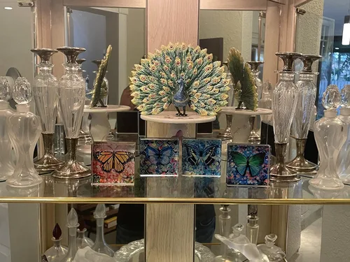 Vista 3 de Pisapapapeles de cristal mariposa regalo coleccionable Morpho azul oscuro