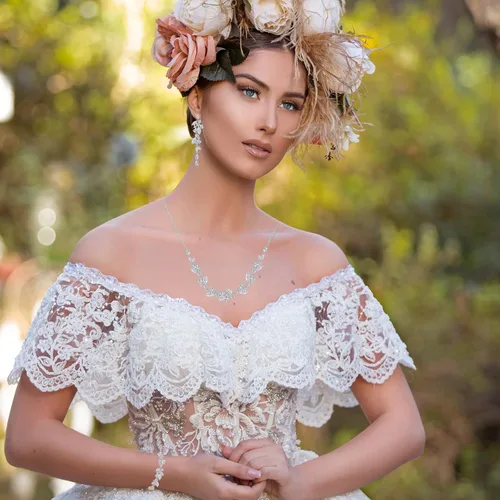Vista 6 de DHQH Juego de 3 piezas de joyería de novia de circonita cúbica para boda collar de cristal aretes colgantes pulseras para mujeres regalos de joyería