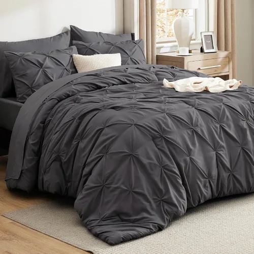 Vista 64 de Bedsure - Juego de edredón tamaño individual gris - Ropa de cama tamaño individual en una bolsa de 5 piezas, juego de cama Pintuck GentleSoft™