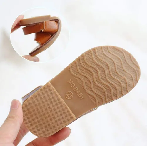 Vista 6 de DADAWEN - Sandalias para niña, para no mojarse, de verano, con tiras cómodas y planas (niñas pequeñas)