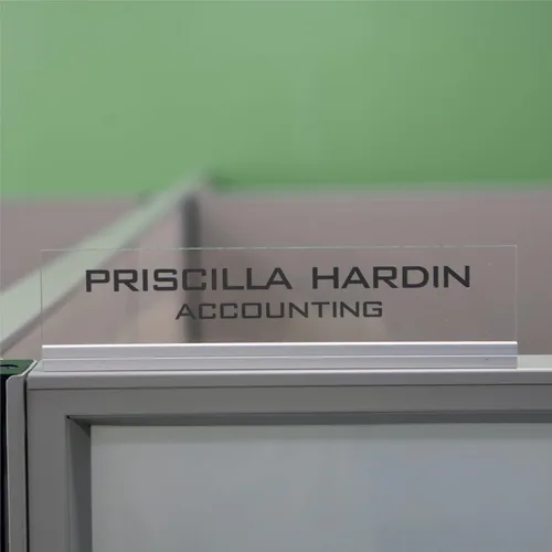 Vista 3 de Placa de identificación personalizada para cubículo de oficina. Soporte de aluminio moderno - 4 colores de placa (transparente transparente)