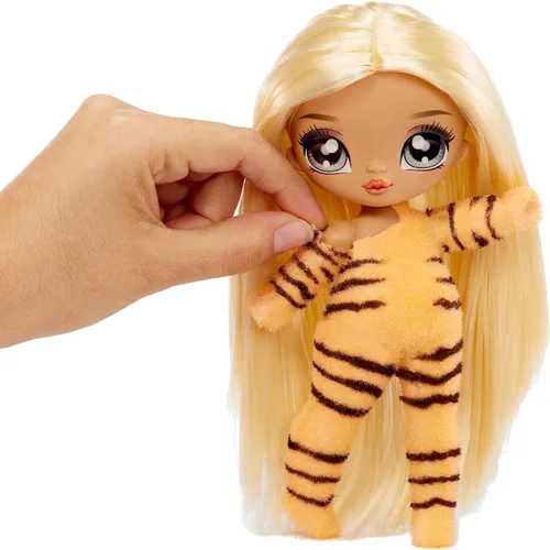 Vista 2 de Sorpresa chica tigre borrosa