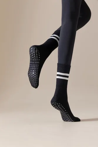 Vista 2 de Calcetines antideslizantes de yoga para mujer con agarre de pilates con agarres, calcetines atléticos para hospital para mujer