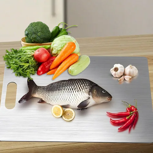 Vista 4 de Tabla de cortar de titanio para cocina, juego de tablas de cortar de acero inoxidable 304 para frutas, carne y verduras (12 x 8 pulgadas)