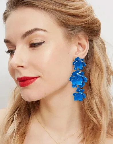 Vista 4 de Aretes de flores, aretes largos de pétalos de rosa, aretes colgantes de flores exageradas, aretes florales para mujeres y niñas