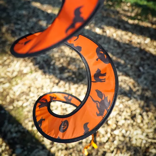 Vista 4 de In the Breeze Calabaza con sombrero colgante bola Spinner, Halloween Wind Spinner, 2497 Calabaza con sombrero colgante Spinner