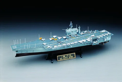 Vista 3 de Academy Kit de modelo U.S.S Kitty Hawk a escala 1/800