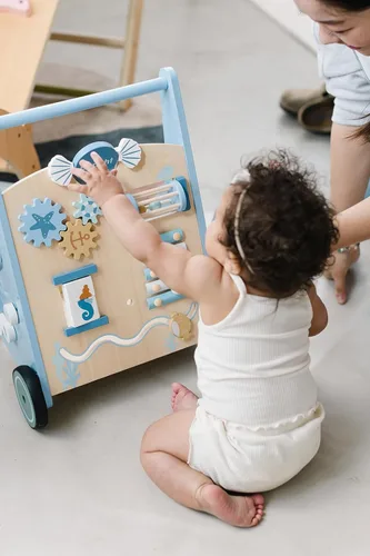 Vista 3 de Beright Caminante de madera para bebés con ruedas Montessori Walker, centro de múltiples actividades, desarrolla habilidades motoras y estimula