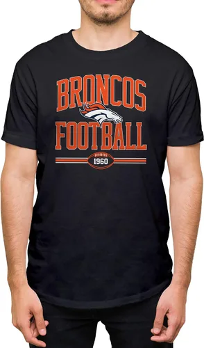Vista 32 de Hybrid Sports NFL Football Arch - Officially Licensed Adult Short Sleeve Fan Tee for Men and Women
