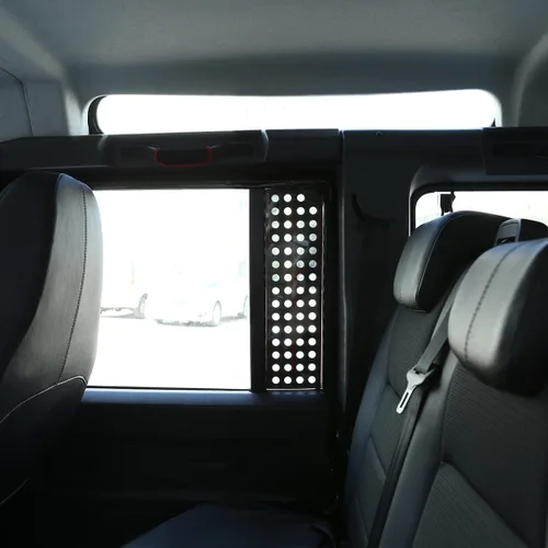 Vista 6 de Panel de panal para ventana de automóvil para L@nd Rover Defender 90 110 130 2004-2018, accesorios de cubierta protectora decorativa de ventana