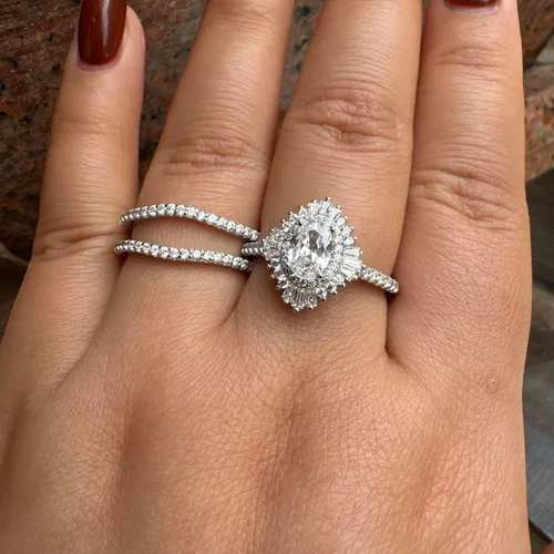 Vista 4 de Newshe Jewellery Anillos de compromiso vintage para mujer AAAAA CZ anillo de boda realzador nupcial conjunto de 3.5 quilates plata de ley 925 halo