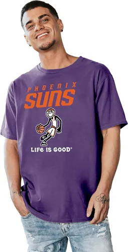 Vista 6 de Blue 84 NBA - Camiseta unisex para adultos, con licencia oficial de la NBA, Life is Good, color del equipo de baloncesto Jake