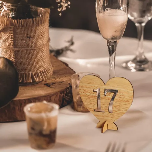 Vista 9 de Números de mesa de madera con forma de corazón del 1 al 20 con base de soporte, tarjetas de madera rústicas huecas para bodas, fiestas, decoración