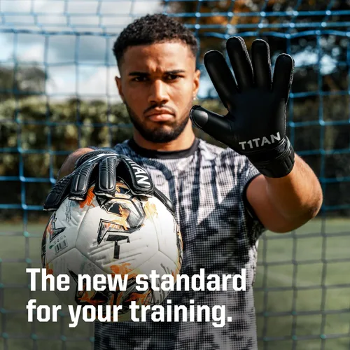 Vista 2 de T1TAN Guantes de Portero Clásicos 1.0 White-Out - Sin Protección para los Dedos - Guantes de Portero de Fútbol para Adultos - Guantes Profesionales