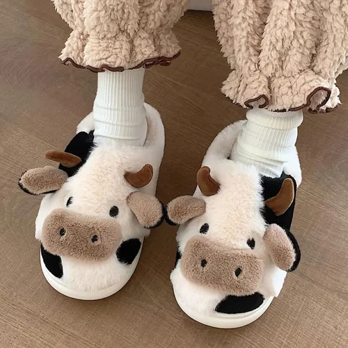Vista 3 de Pantuflas de vaca para mujeres y hombres, bonitas pantuflas peludas de animales, felpa de algodón, para invierno, interiores y exteriores, suaves