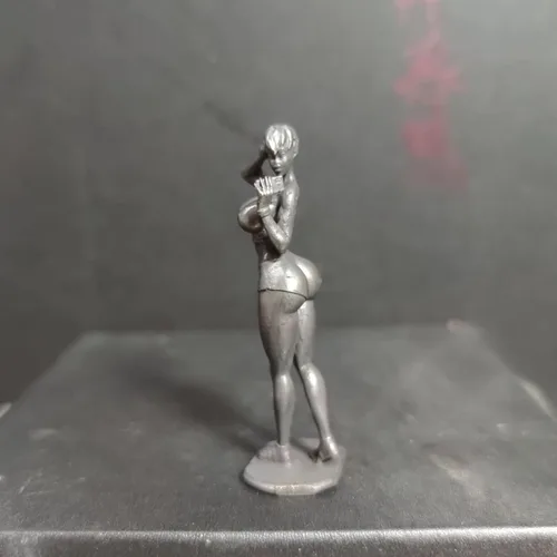 Vista 3 de Bikini sexy de latón, hermosa estatua femenina, traje de baño sexy de metal negro, escultura de mujer, figuras en miniatura, arte corporal
