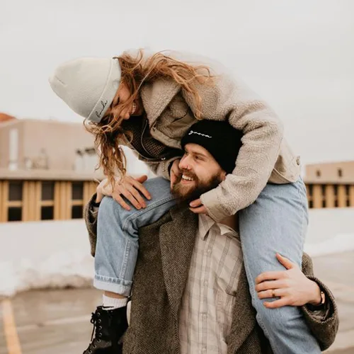 Vista 7 de Mr and Mrs Beanies, Wedding Gifts for Couples, His and Hers Engagement Gift, Honeymoon Travel Essentials