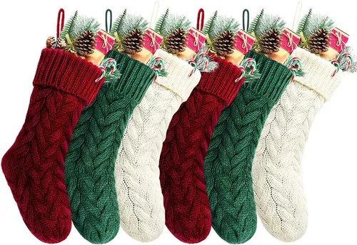 Vista 7 de Calcetines de Navidad, tejidos, únicos, color blanco, borgoña y marfil.