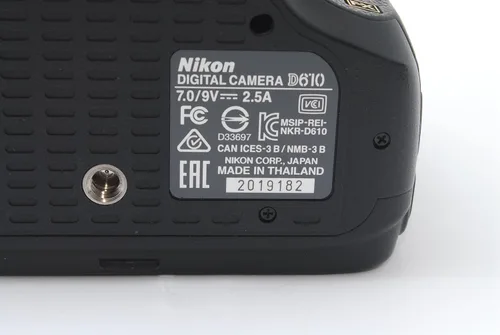 Vista 9 de Nikon D610 24.3 MP CMOS FX-Format Cámara digital SLR (cuerpo solamente) Versión internacional (sin garantía)
