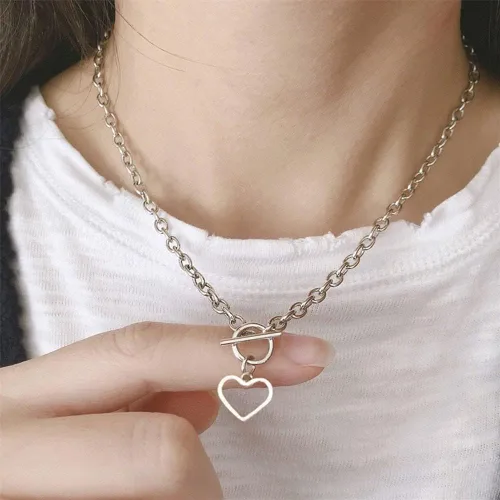 Vista 4 de Avanlin Gargantilla con colgante de corazón, collar de acero inoxidable plateado, cadena de cable para mujeres y niñas