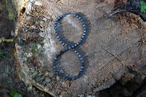 Vista 5 de Karelian Heritage Authentic Shungite Stone Necklace with Shungite Beads Protection Handcrafted Round Black Beaded Necklace Root Chakra Balancing