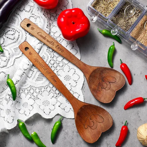 Vista 4 de Soaoo 2 cucharas de madera en forma de corazón para el día de San Valentín, cucharas de cocina para cocina, mamá, esposa, fiesta temática de San