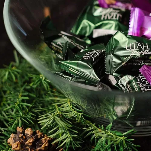 Vista 6 de Utah Truffles - Caramelo de trufa de chocolate con leche y menta, bolsas