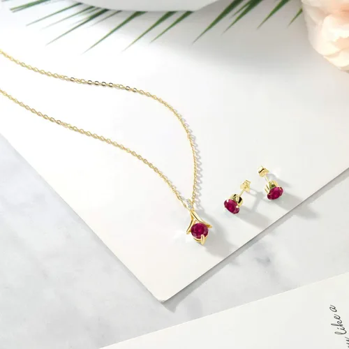 Vista 4 de Gem Stone King Juego de joyas de plata chapada en oro amarillo de 18 quilates con rubí creado para mujer, corte redondo de 2.40 quilates con cadena