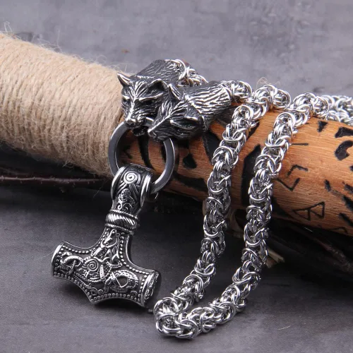 Vista 4 de Cabeza de lobo de acero inoxidable con collar de cadena hecho a mano, collar vikingo de martillo mjolnir con caja de madera como regalo de novio