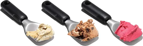 Vista 12 de OXO Good Grips - Pala de helado de acero inoxidable, talla única Agarre antideslizante, ancho. Cuchilla plana resistente, ideal para recoger