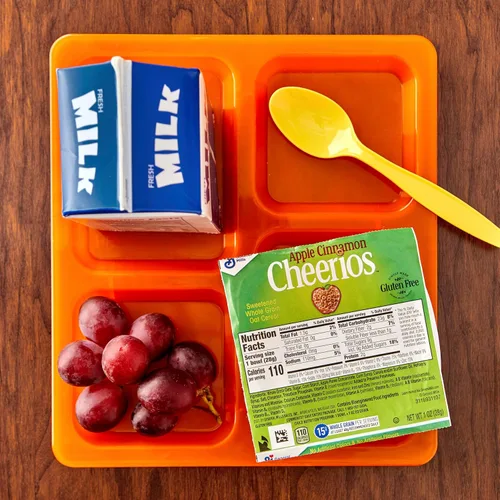 Vista 9 de Apple Cinnamon Cheerios 25% menos azúcar, tazón de una sola porción, 96