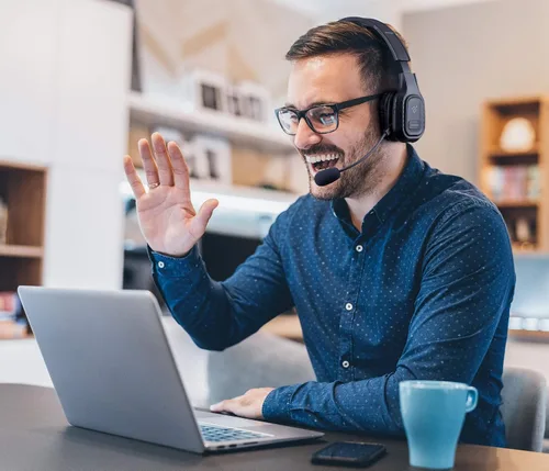 Vista 7 de Aluratek Auriculares inalámbricos Bluetooth 5.0 ABHM100F - Auriculares de alta fidelidad con cancelación de ruido, micrófono integrado, cómodas