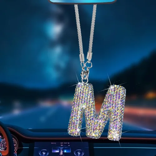 Vista 10 de Colgante de cristal brillante en forma de C, accesorios de automóvil para mujer, accesorios de espejo retrovisor con diamantes de imitación