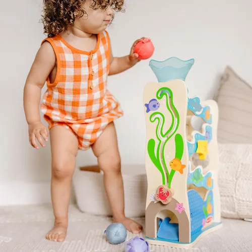 Vista 3 de Melissa & Doug Rollables Ocean Slide - Juguete de caída de pelotas de madera para bebé, 5 piezas de juguetes para bebés con temática oceánica