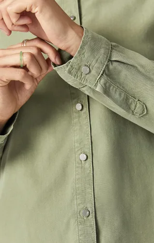 Vista 3 de Mavi Shelby - Camisa de mezclilla semiajustada para mujer