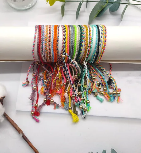 Vista 7 de Svovin 36 pulseras tejidas para mujeres y hombres, Muticolor, ajustables, trenzadas, hechas a mano, con cuentas bohemias apilables, juego