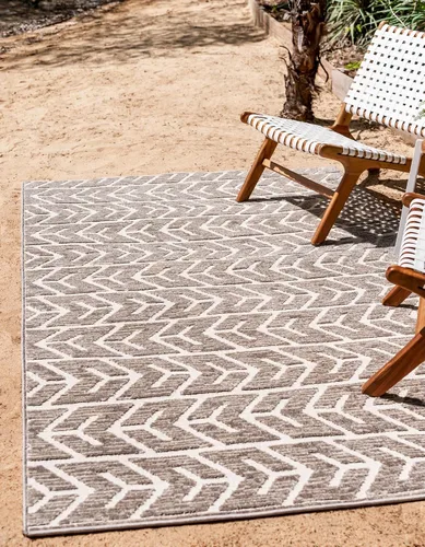 Vista 21 de Rugs.com Sabrina Soto Outdoor Collection Alfombra – 2 x 6 pies alfombra de tejido plano de pasillo beige perfecta para pasillos y entradas