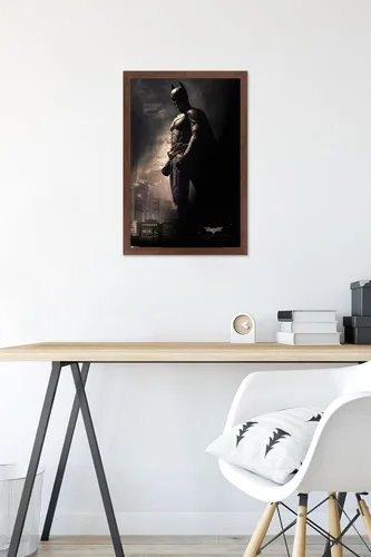 Vista 6 de [Usado] Trends International DC Comics Movie - Póster de pared de Batman en las sombras, 14.725 x 22.375 pulgadas, versión enmarcada de caoba