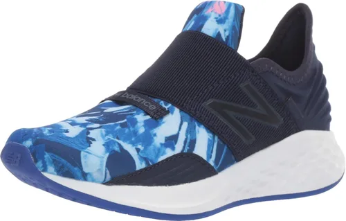 Vista 33 de New Balance Tenis unisex para bebé Fresh Foam Roav V1 sin cordones Aluminio ligero y negro.