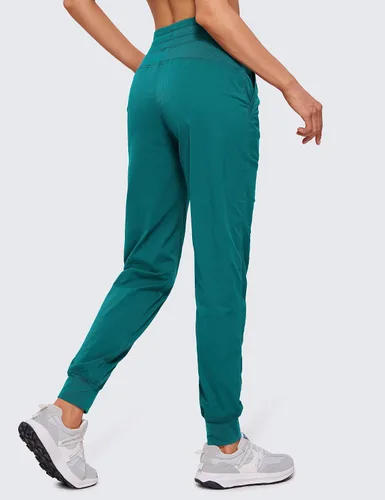 Vista 2 de CRZ YOGA Pantalones deportivos ligeros de entrenamiento para mujer, pantalones casuales de cintura alta para correr al aire libre con bolsillos